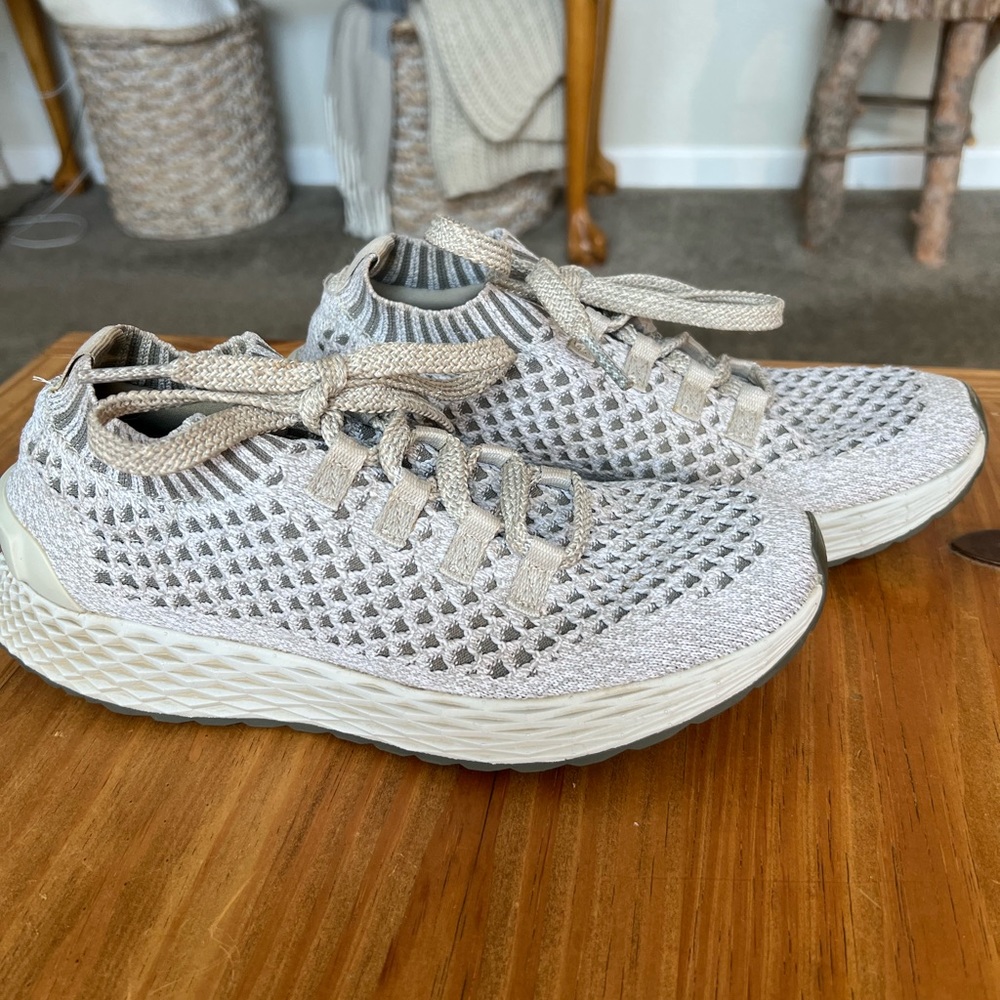 NOBULL Runners, womens size 8